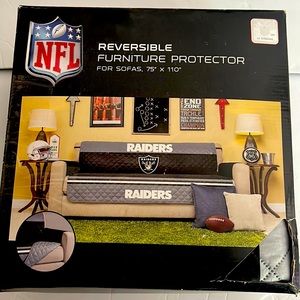 NWOT Authentic Raiders sofa protector